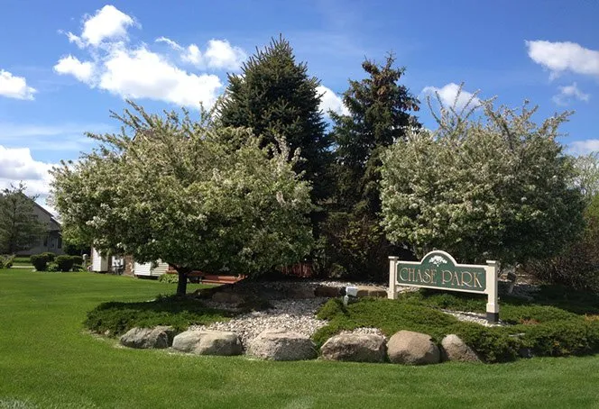 Custom lawn care service experts serving Flint, MI - Great Lakes Landcare