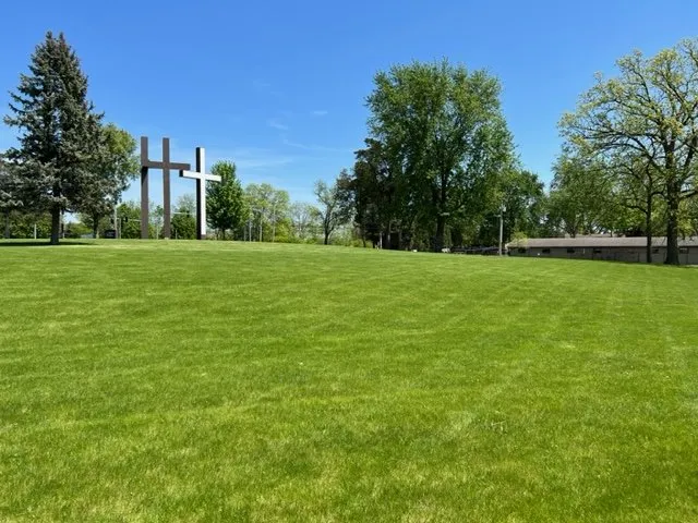 Custom lawn care service experts serving Elgin, IL - Great Lakes Site Services