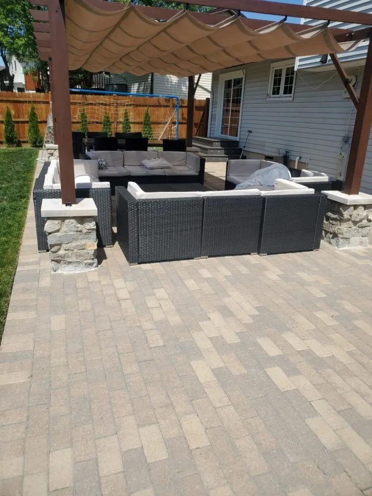 Top-rated lawn care service experts serving Streamwood, IL - Great Lawn Landscaping