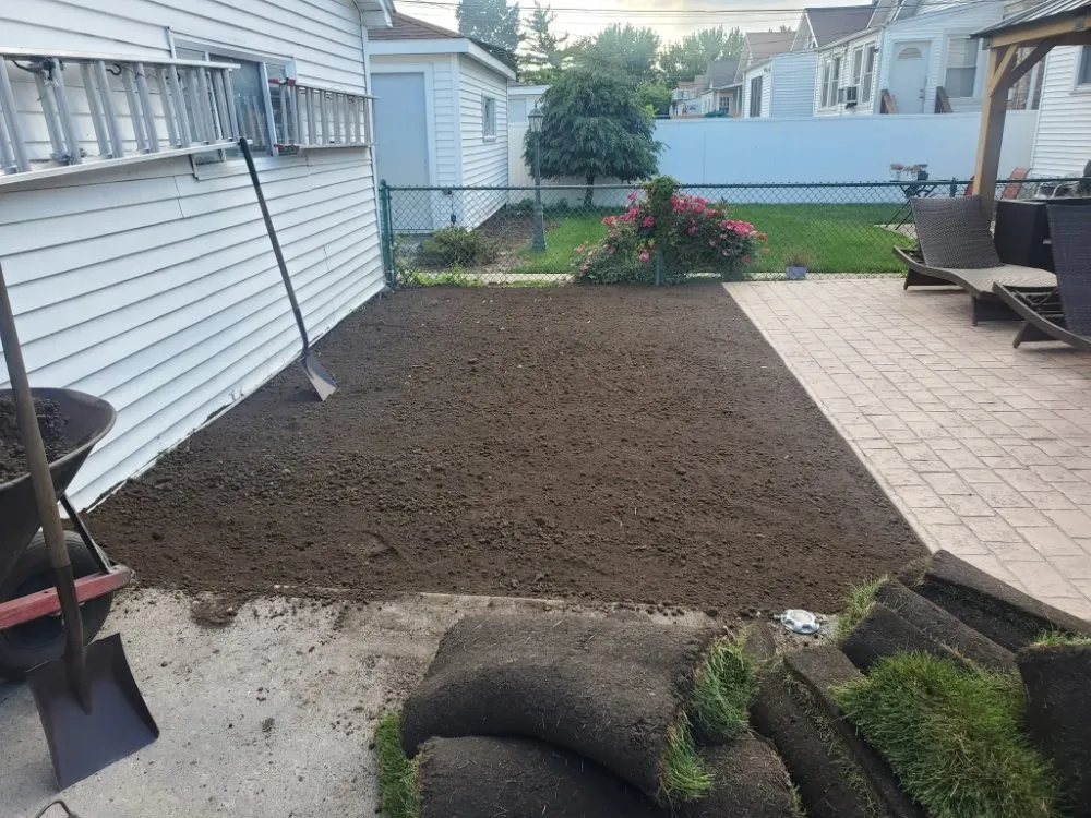 Custom landscape design for homes in Streamwood, IL by Great Lawn Landscaping