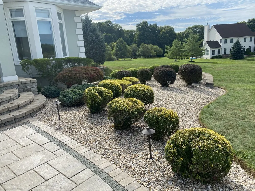 Custom yard maintenance for homes in pleasant valley, NY by Great Oak Landscaping