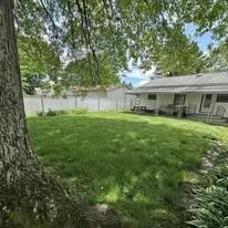 Professional yard cleanup service for year-round maintenance in Youngstown, OH by Great scapes