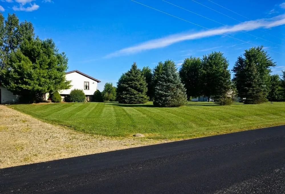 Professional yard maintenance experts serving Mount Gilead, OH - Great Scott Lawn Care