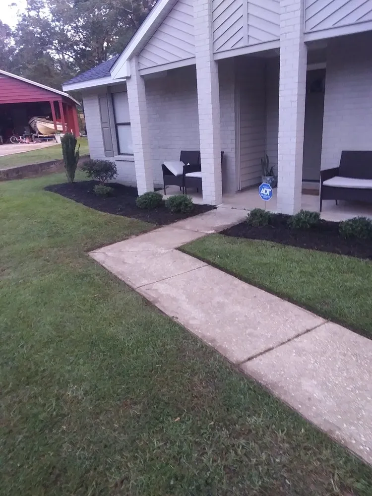 Affordable lawn mowing service in Mobile, AL - Great Things Landscaping