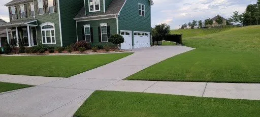 Professional yard maintenance in Concord, NC - Great View Landscape