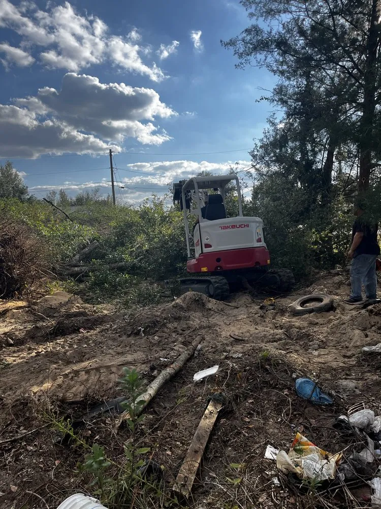 Affordable yard cleanup service for homes in Ocala, FL by Great View Landscaping