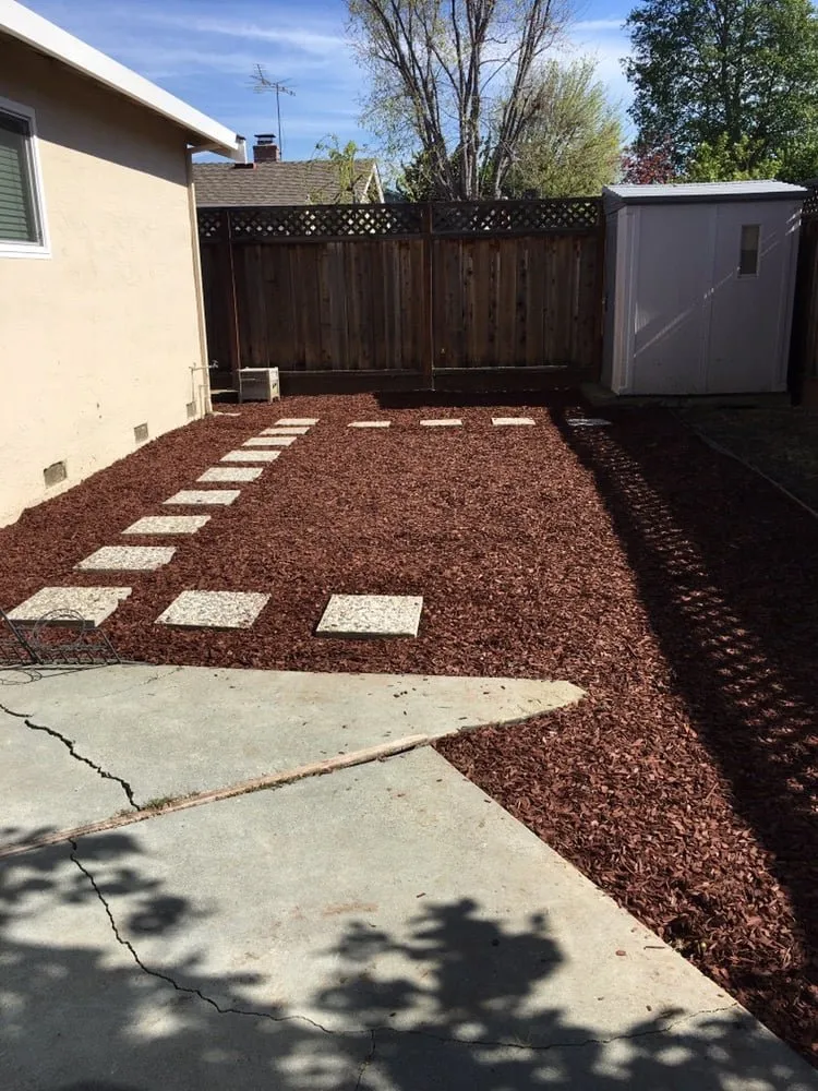 Local lawn mowing service experts serving Rowlett, TX - Great White Landscape