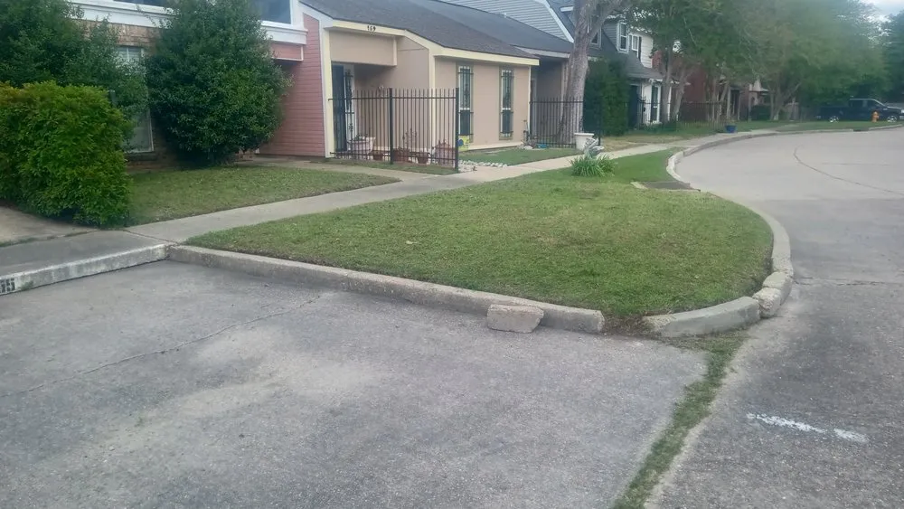 Trusted lawn mowing service in Baton Rouge, LA - Greater Cutz