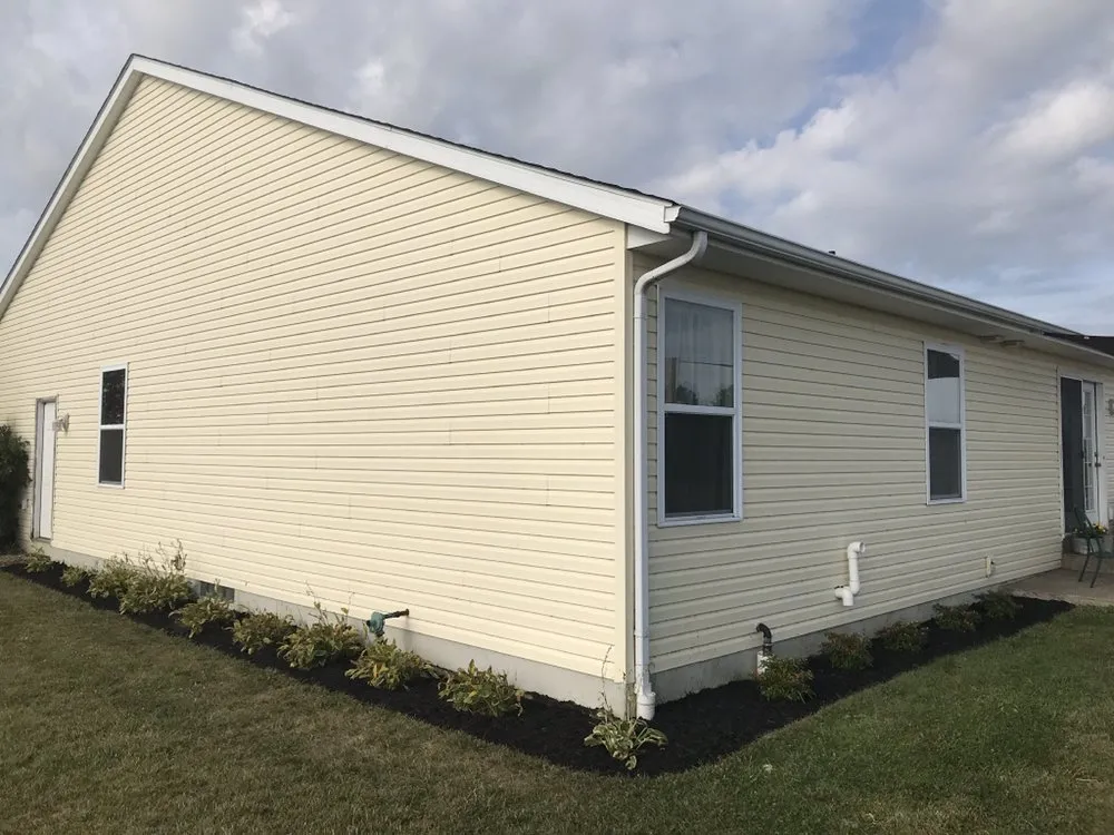 Custom yard maintenance experts serving Johnstown, OH - Greater Love Landscaping