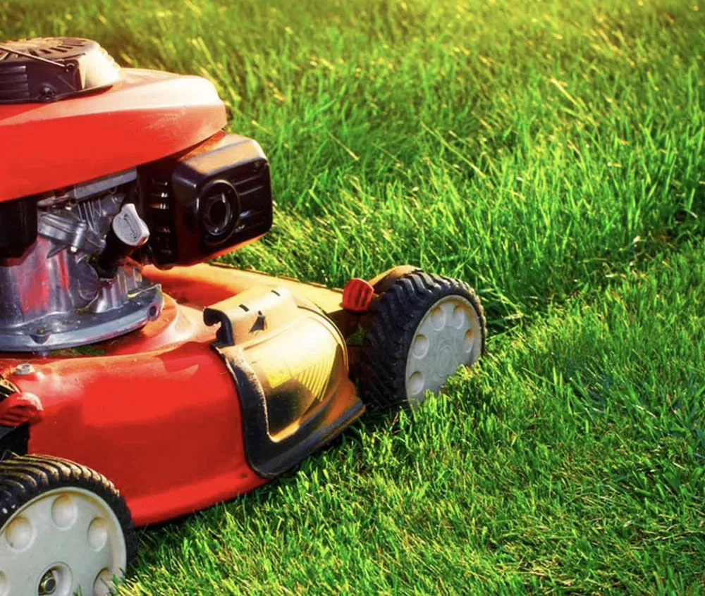 Trusted outdoor landscaping in Des Moines, IA - Greater Lowa Lawn Care