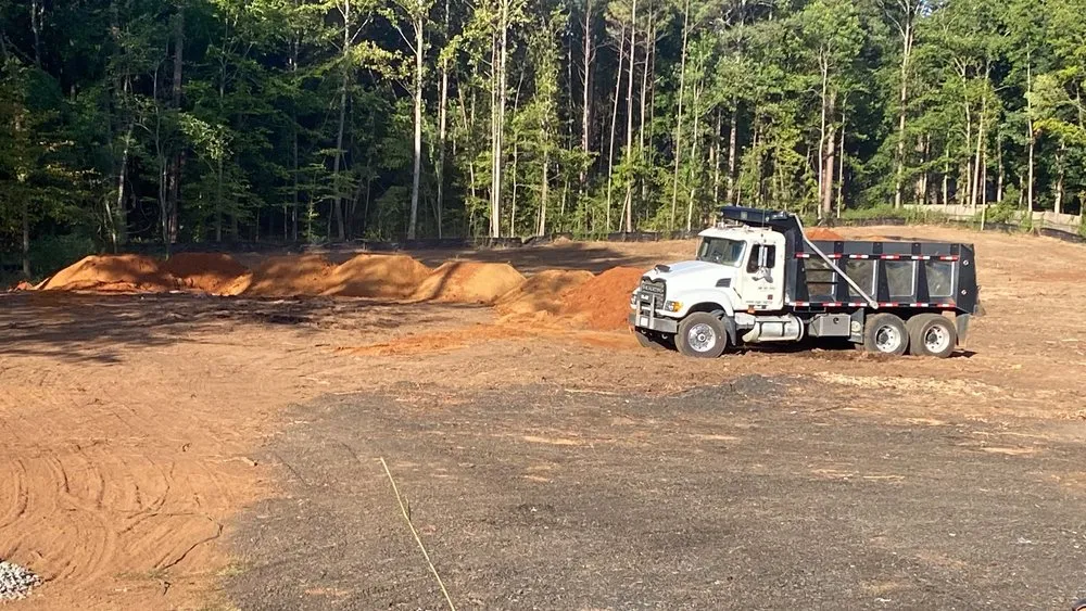 Top-rated outdoor landscaping for year-round maintenance in Dunwoody, GA by Greater Vinestone Group