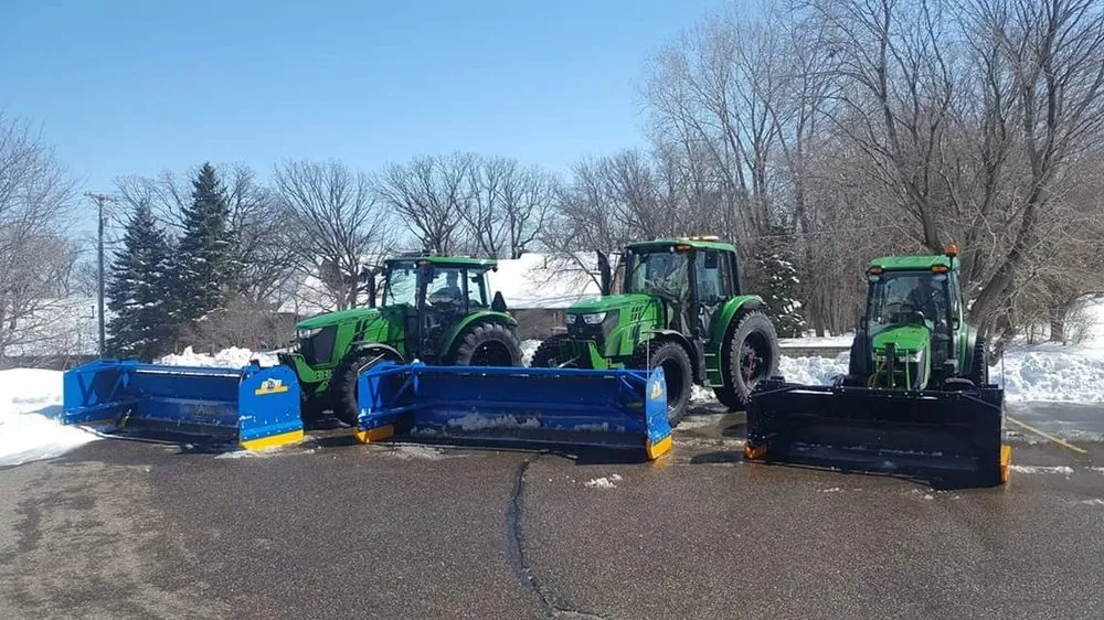 Reliable yard cleanup service for beautiful yards in Apple Valley, MN by Green & Black