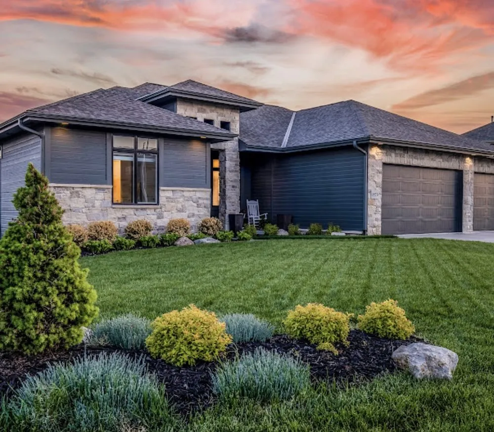 Custom residential landscaping in Bakersfield, CA by Green & Clean Lawn Care