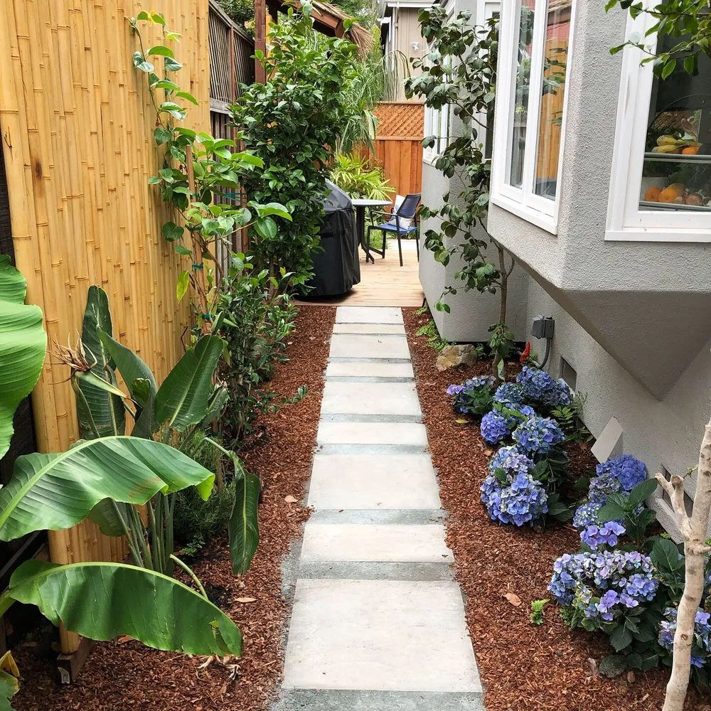 Local garden landscaping experts serving Santa Cruz, CA - Green & Growing Landscape
