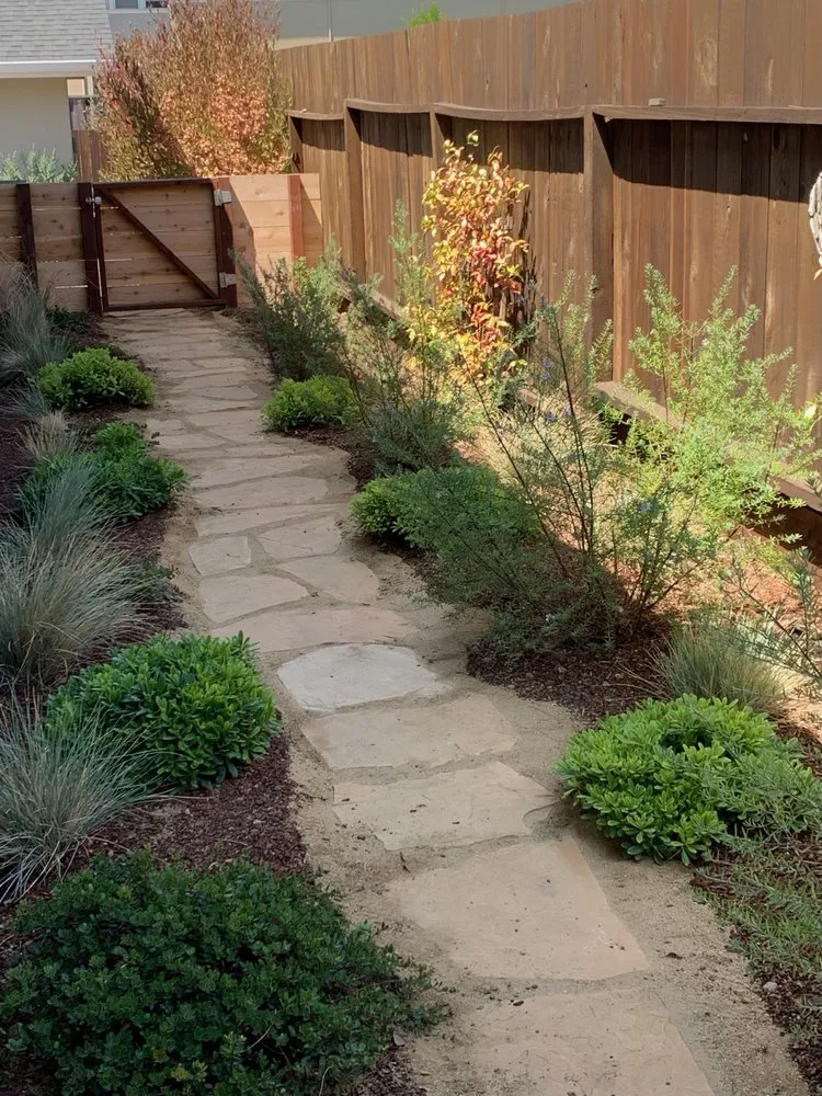 Custom yard maintenance experts serving Santa Cruz, CA - Green & Growing Landscape