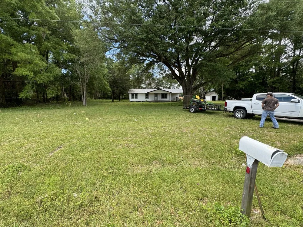 Reliable lawn mowing service experts serving Ocala, FL - Green Acres Lawn & Farm Care