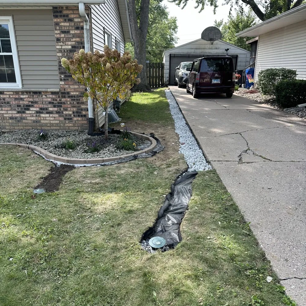 Affordable garden landscaping in Milan, IL by Green Acres Lawn & Snow