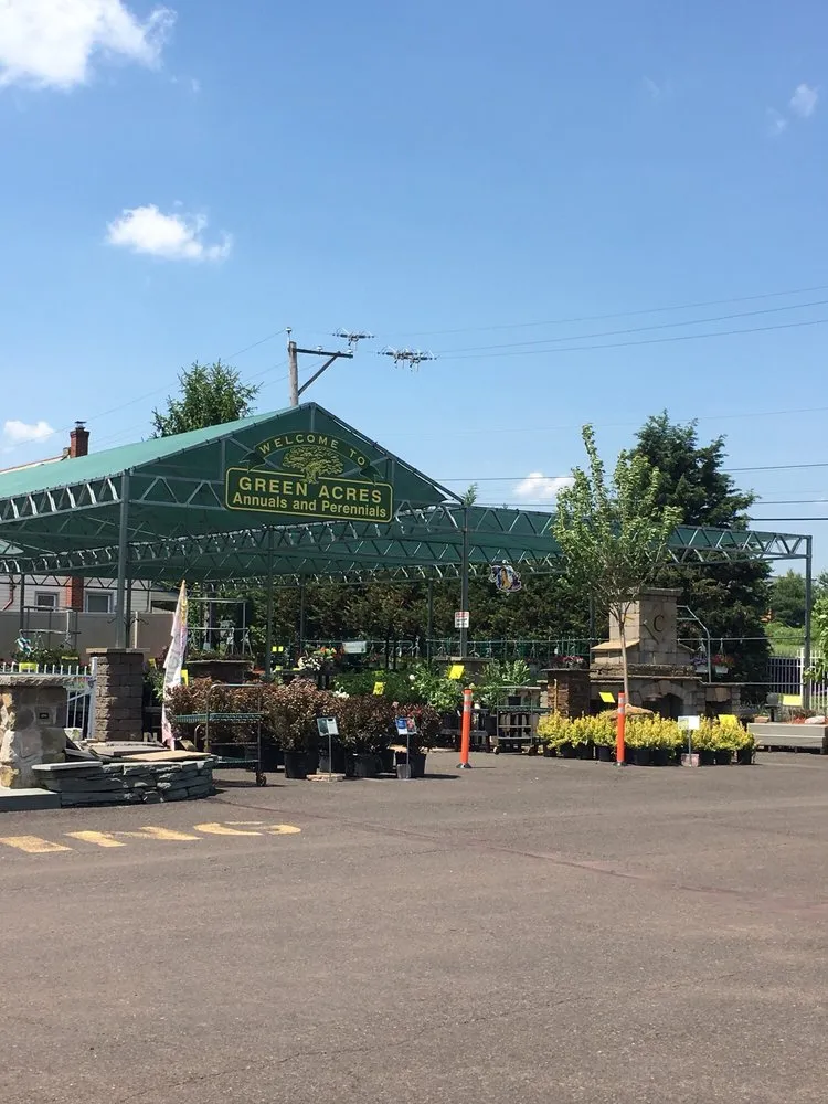 Reliable yard cleanup service in Colmar, PA by Green Acres Nursery & Garden