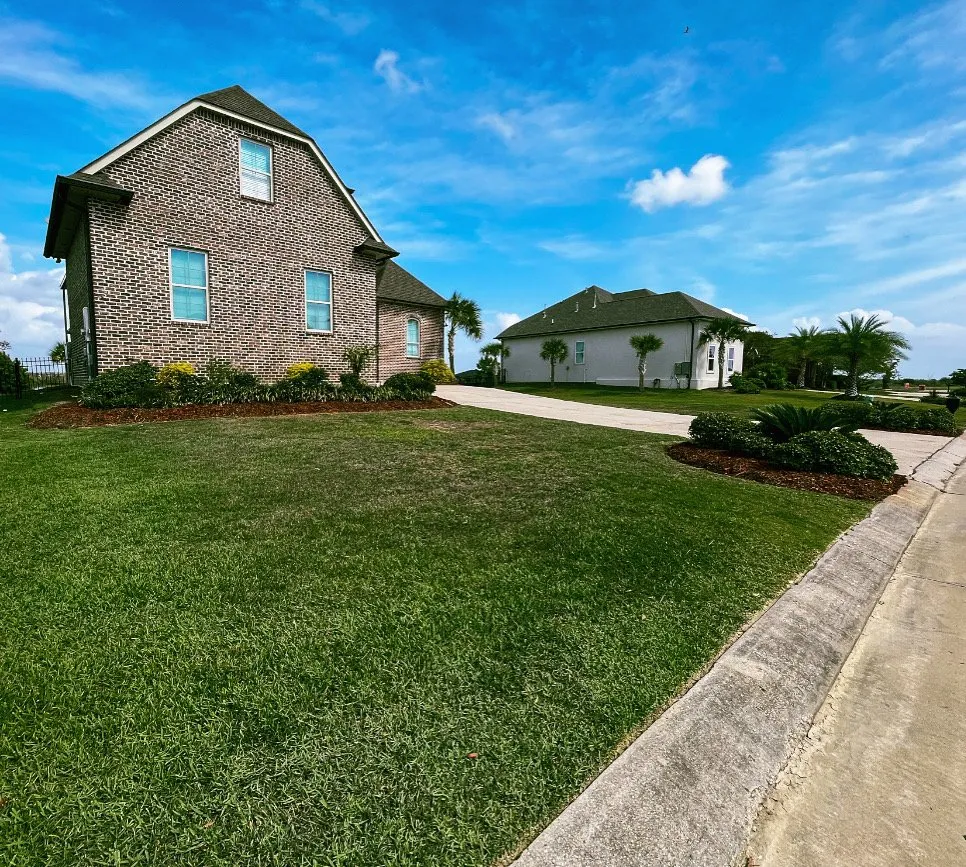 Local lawn care service in Metairie, LA by Green Acres Pro