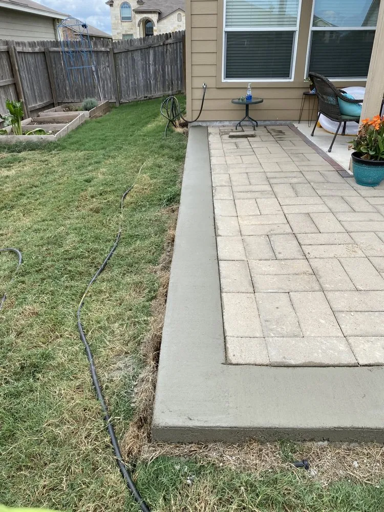 Custom yard cleanup service in Seguin, TX by Green agave landscape