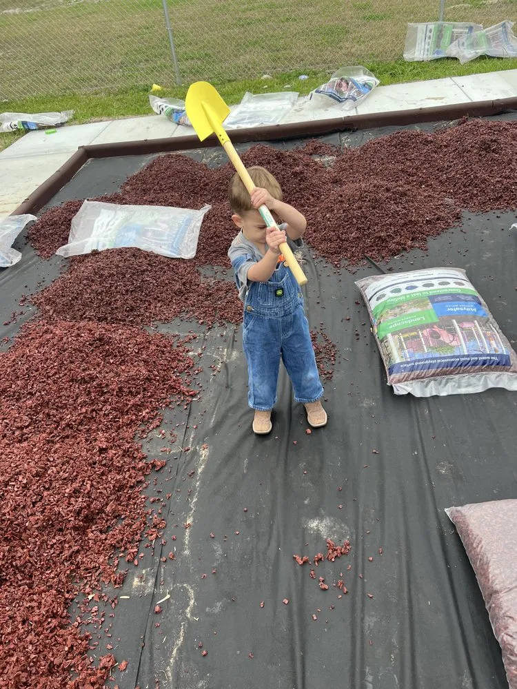 Professional yard cleanup service with custom design across Rockport, TX - Green Aker’s Lawn Care