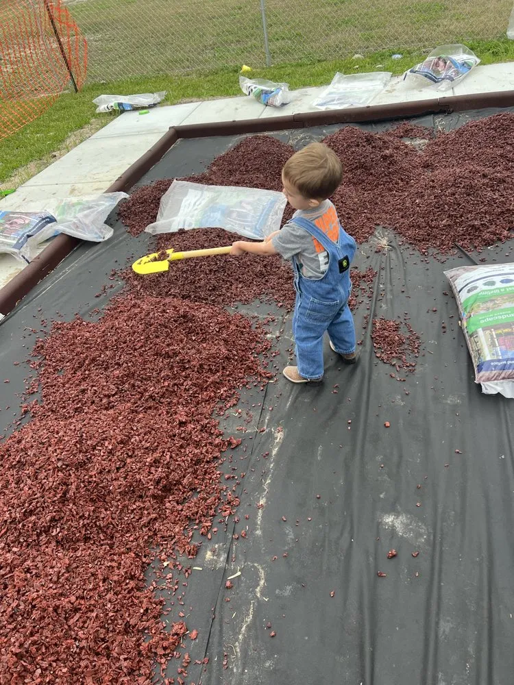 Custom yard maintenance near you in Rockport, TX by Green Aker’s Lawn Care