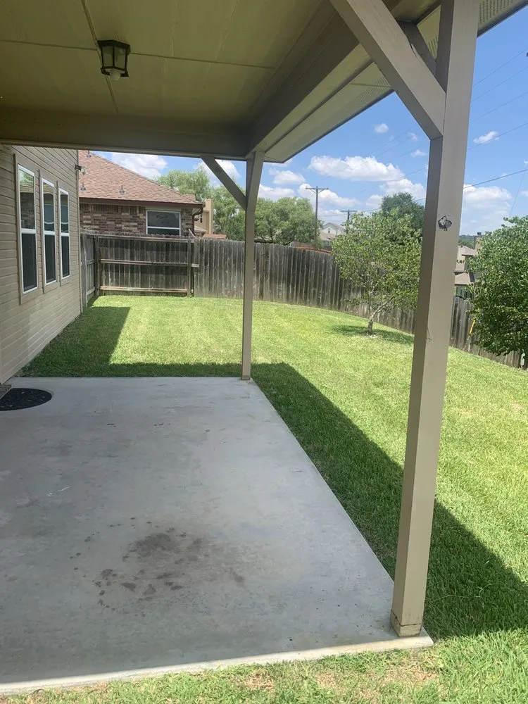 Affordable yard cleanup service in Rockport, TX - Green Aker’s Lawn Care