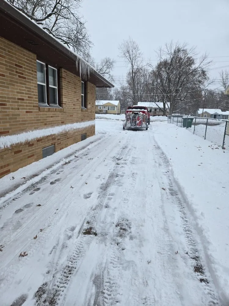 Custom yard cleanup service in Des Moines, IA - Green And Clear Solutions