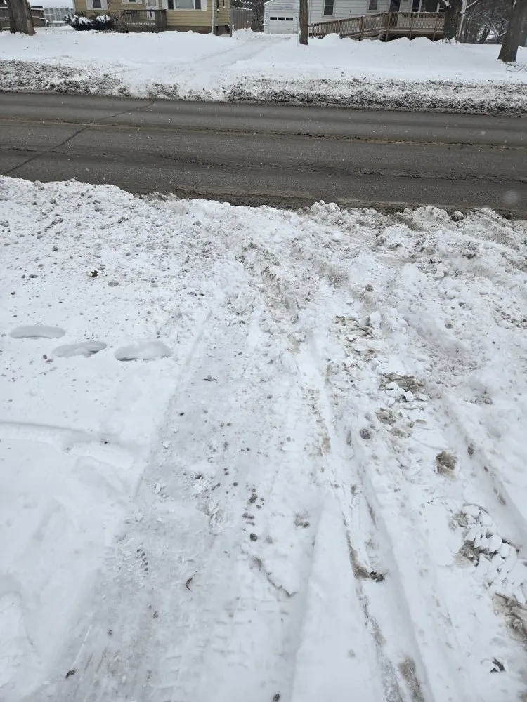 Professional outdoor landscaping near you across Des Moines, IA - Green And Clear Solutions