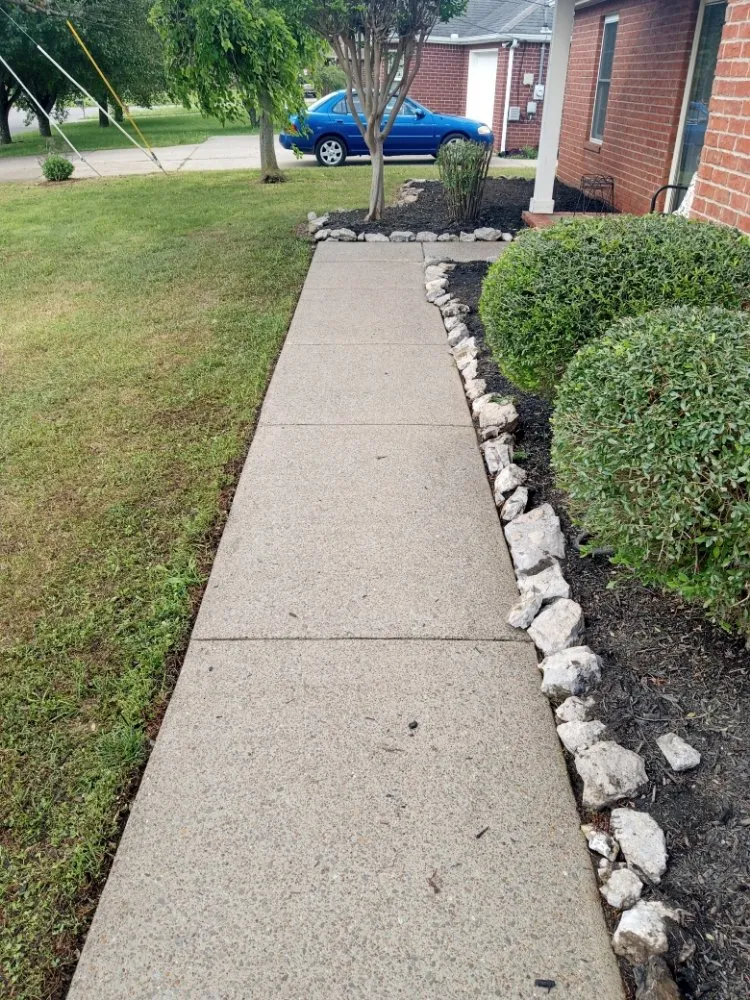 Professional yard maintenance experts serving Smyrna, TN - Green and Thingz