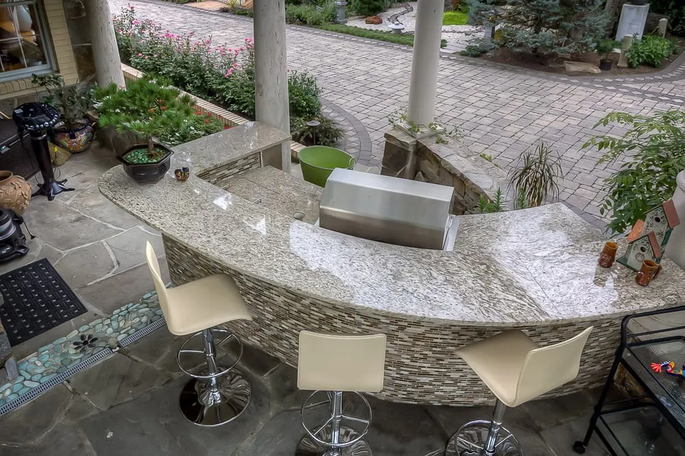 Custom garden landscaping for beautiful yards in Columbia, MD by Green Angels Landscaping