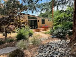 Custom landscape design in Redwood City, CA by Green Bay Landscaping