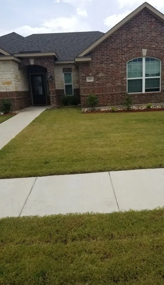 Trusted lawn mowing service for outdoor upgrades across Dallas, TX - Green Blade Turf Management