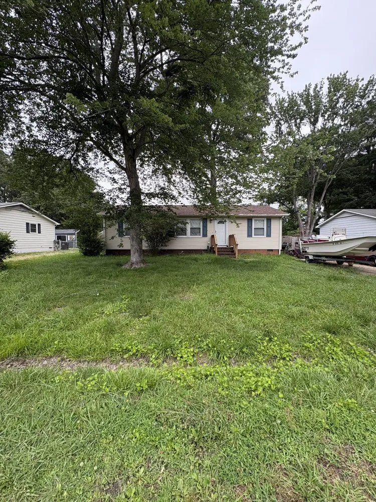 Top-rated yard maintenance in Yorktown, VA by Green Blade