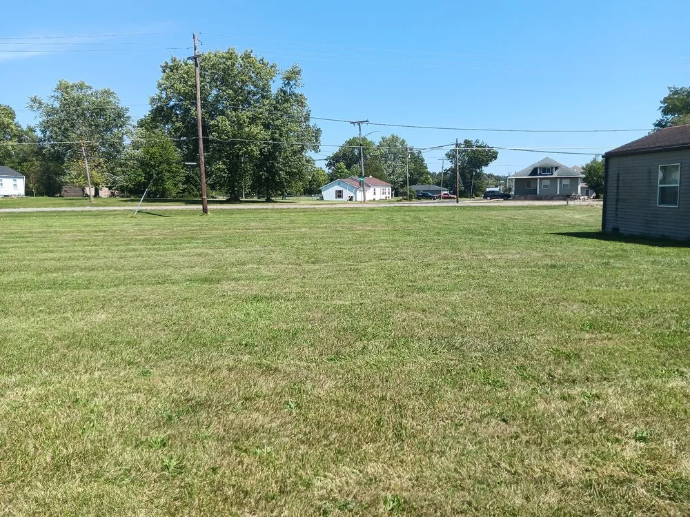 Trusted garden landscaping in Fort Wayne, IN by Green Bost