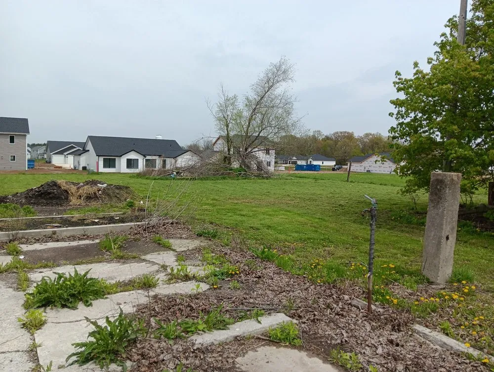 Local yard maintenance with custom design across Fort Wayne, IN - Green Bost