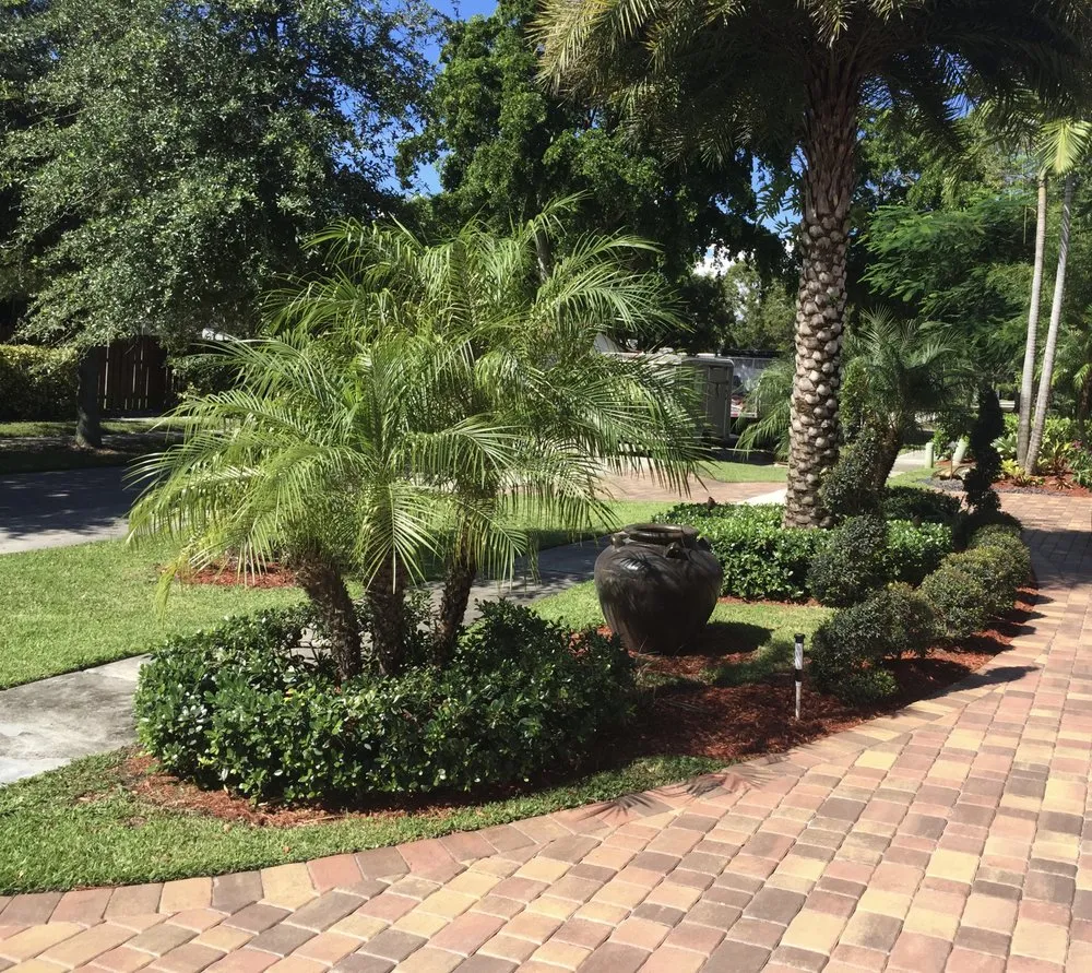 Affordable lawn mowing service experts serving Miami, FL - Green Brothers Group