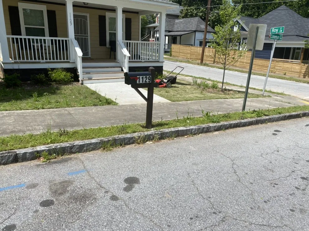 Reliable garden landscaping in College Park, GA by Green Bush Lawn Service