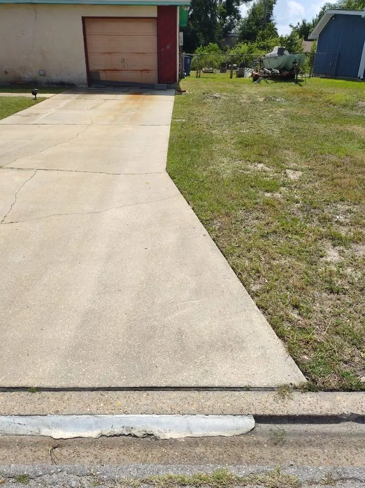 Affordable yard maintenance near you in Lynn Haven, FL by Green Carpet Lawn Care