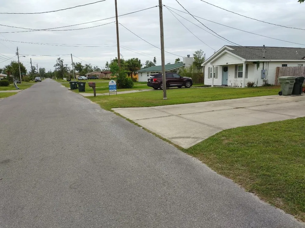 Reliable yard cleanup service in Lynn Haven, FL by Green Carpet Lawn Care