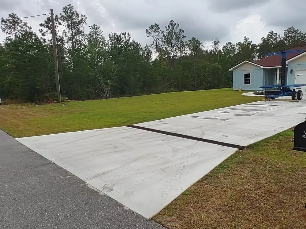 Local yard maintenance experts serving Lynn Haven, FL - Green Carpet Lawn Care