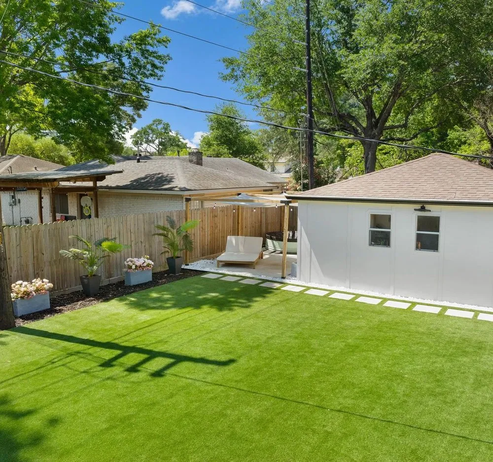 Expert lawn care service experts serving Sarasota, FL - Green Castle Lawn Care