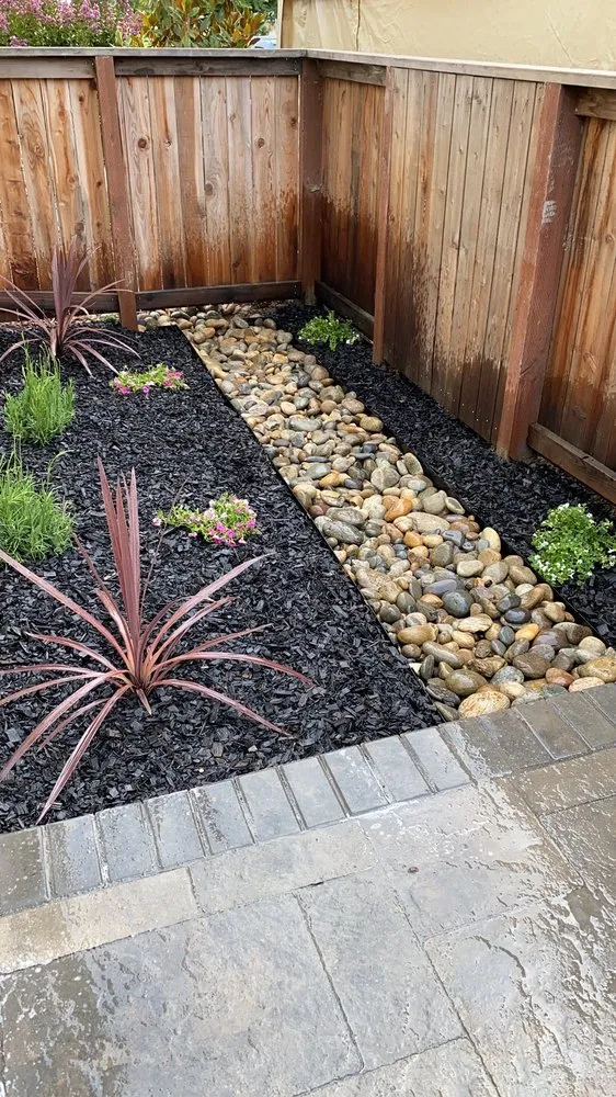 Affordable residential landscaping with custom design across Petaluma, CA - Green Ceibas