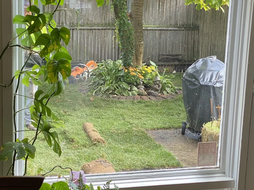 Trusted yard maintenance for homes in Chicago, IL by Green City Landscapes