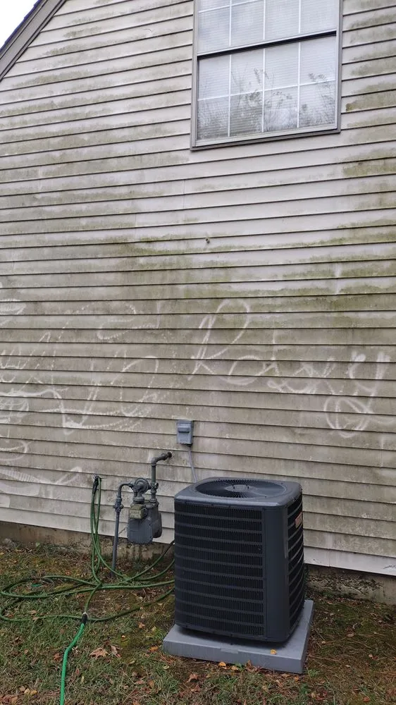 Professional lawn care service experts serving Riverdale, GA - Green Clean Handyman Service