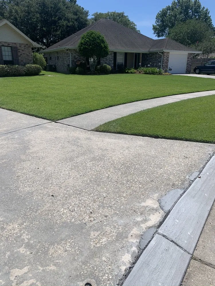 Professional landscape design for homes across Houma, LA - Green Clippings