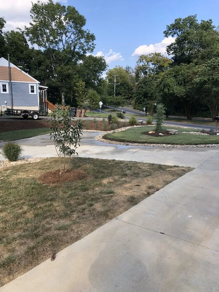 Local lawn mowing service experts serving Murfreesboro, TN - Green Collar Landscape