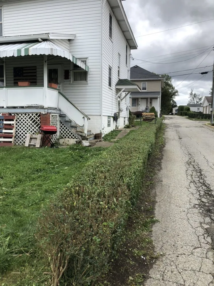 Professional lawn care service in Uniontown, PA - Green Collar Services