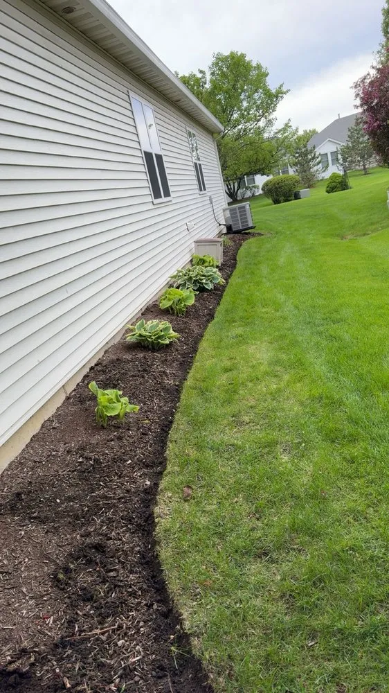 Trusted yard maintenance experts serving Aurora, IL - Green Corner Landscaping