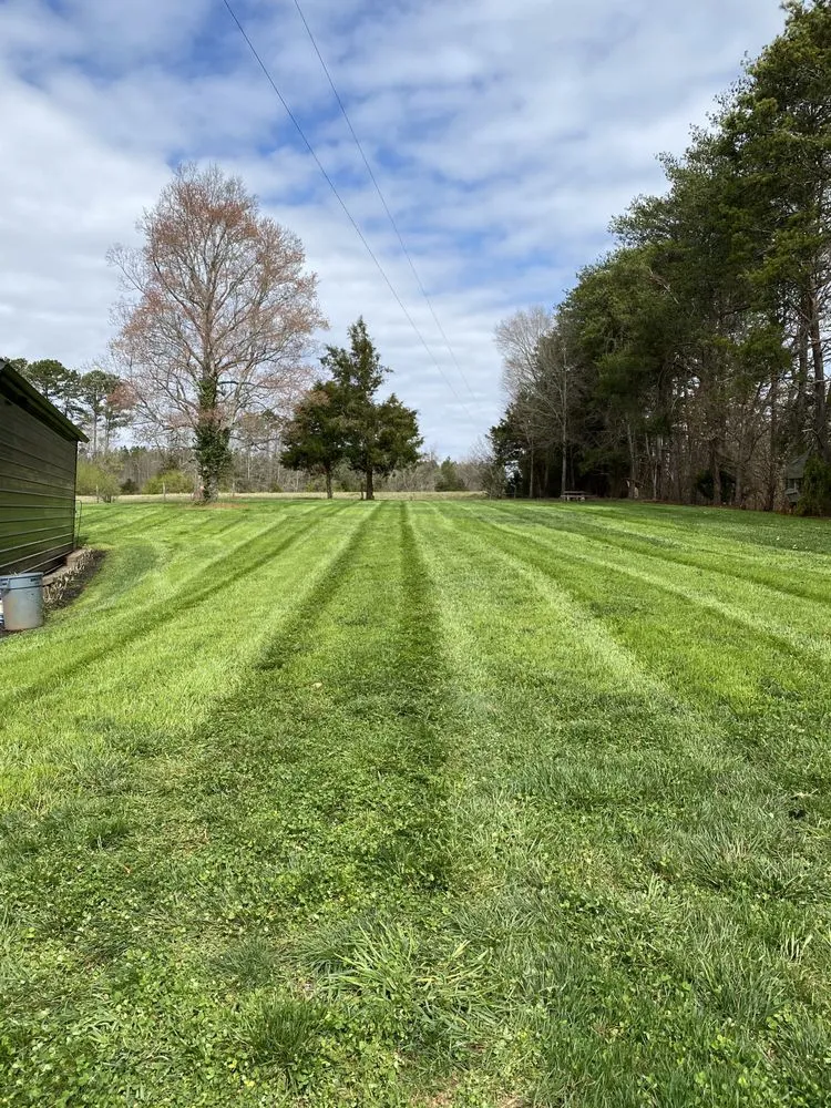 Expert yard maintenance for homes in Rutherfordton, NC by Green Creek Lawn Care